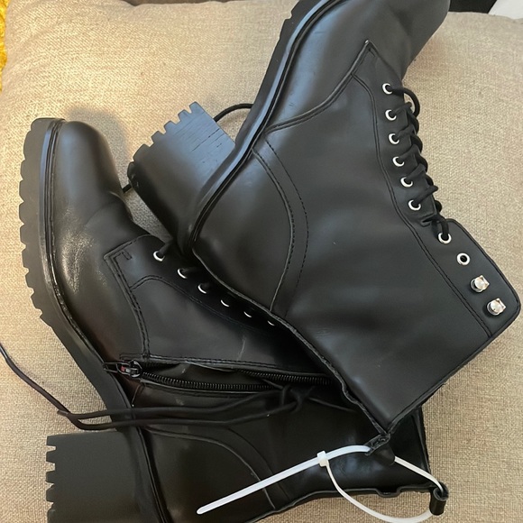 Never worn combat boots - Picture 4 of 6